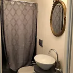Casa Cavour בית הארחה 2*